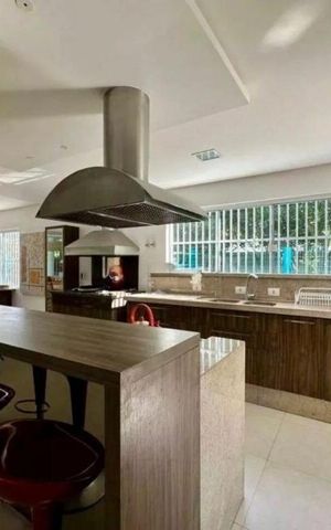 Casa para alugar com 220m², 5 quartos e 4 vagas Casa para alugar com 220m², 5 quartos e 4 vagasCozinha