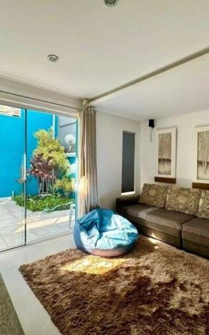 Casa para alugar com 220m², 5 quartos e 4 vagas Casa para alugar com 220m², 5 quartos e 4 vagasSala