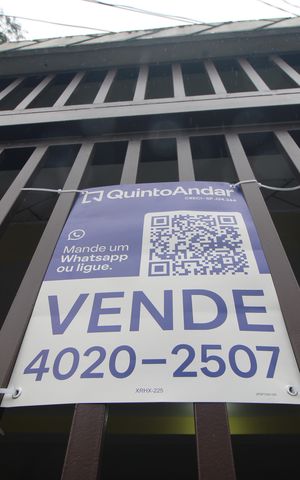 Casa à venda com 120m², 3 quartos e 2 vagasPlaca