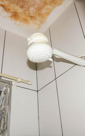 Casa de condomínio à venda com 103m², 3 quartos e 1 vaga Casa de condomínio à venda com 103m², 3 quartos e 1 vagaBanheiro - 1º Pavimento