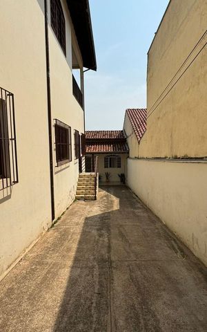 Casa para alugar com 326m², 3 quartos e 5 vagas
