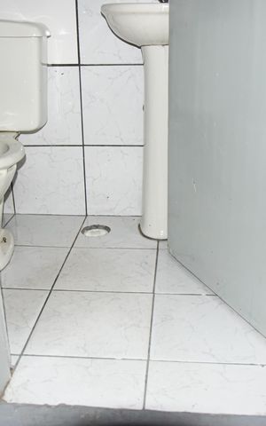 Casa para alugar com 60m², 3 quartos e 8 vagas Casa para alugar com 60m², 3 quartos e 8 vagasBanheiro da Garagem