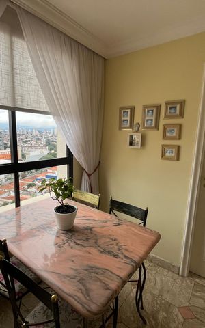 Apartamento à venda com 300m², 4 quartos e 4 vagas Apartamento à venda com 300m², 4 quartos e 4 vagasSala de almoço