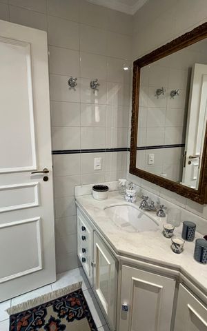 Apartamento à venda com 300m², 4 quartos e 4 vagas Apartamento à venda com 300m², 4 quartos e 4 vagasBanheiro
