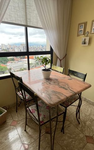 Apartamento à venda com 300m², 4 quartos e 4 vagas Apartamento à venda com 300m², 4 quartos e 4 vagasSala de almoço