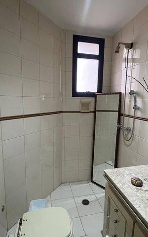 Apartamento à venda com 300m², 4 quartos e 4 vagas Apartamento à venda com 300m², 4 quartos e 4 vagasBanheiro