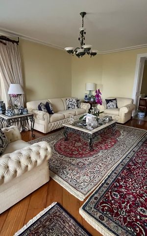 Apartamento à venda com 300m², 4 quartos e 4 vagas Apartamento à venda com 300m², 4 quartos e 4 vagasSala