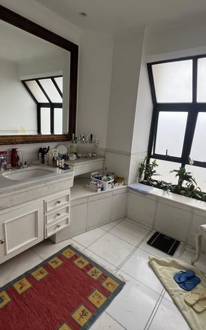 Apartamento à venda com 300m², 4 quartos e 4 vagas Apartamento à venda com 300m², 4 quartos e 4 vagasBanheiro