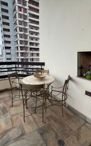Apartamento à venda com 300m², 4 quartos e 4 vagas Apartamento à venda com 300m², 4 quartos e 4 vagasPiscina