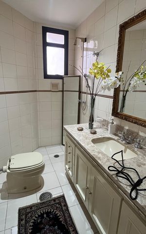 Apartamento à venda com 300m², 4 quartos e 4 vagas Apartamento à venda com 300m², 4 quartos e 4 vagasBanheiro
