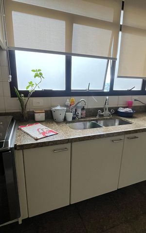 Apartamento à venda com 300m², 4 quartos e 4 vagas Apartamento à venda com 300m², 4 quartos e 4 vagasCozinha
