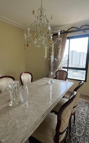 Apartamento à venda com 300m², 4 quartos e 4 vagas Apartamento à venda com 300m², 4 quartos e 4 vagasSala de jantar