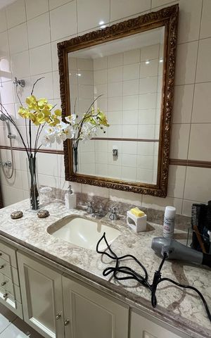Apartamento à venda com 300m², 4 quartos e 4 vagas Apartamento à venda com 300m², 4 quartos e 4 vagasBanheiro