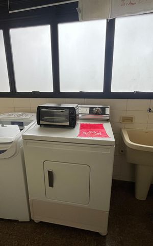 Apartamento à venda com 300m², 4 quartos e 4 vagas Apartamento à venda com 300m², 4 quartos e 4 vagasÁrea de Serviço