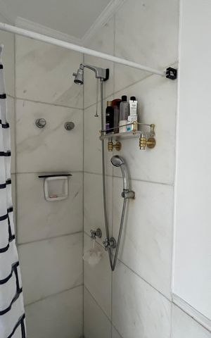 Apartamento à venda com 300m², 4 quartos e 4 vagas Apartamento à venda com 300m², 4 quartos e 4 vagasBanheiro