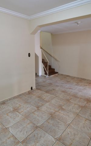 Casa à venda com 93m², 3 quartos e 2 vagasSala