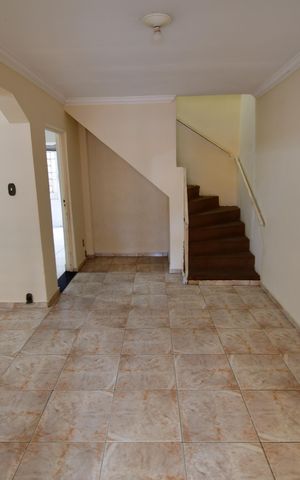 Casa à venda com 93m², 3 quartos e 2 vagasSala