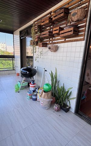 Apartamento à venda com 81m², 2 quartos e 1 vagaVaranda