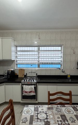 Casa à venda com 218m², 3 quartos e 2 vagas Casa à venda com 218m², 3 quartos e 2 vagasCozinha