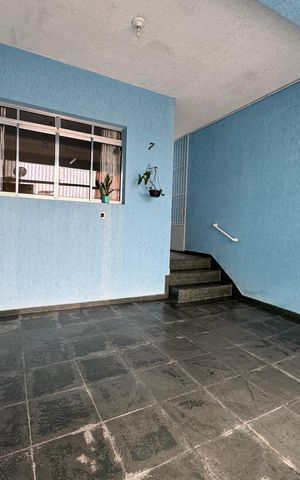 Casa à venda com 218m², 3 quartos e 2 vagas Casa à venda com 218m², 3 quartos e 2 vagasGaragem
