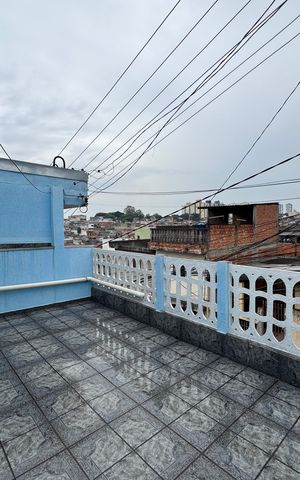 Casa à venda com 218m², 3 quartos e 2 vagas Casa à venda com 218m², 3 quartos e 2 vagasVaranda