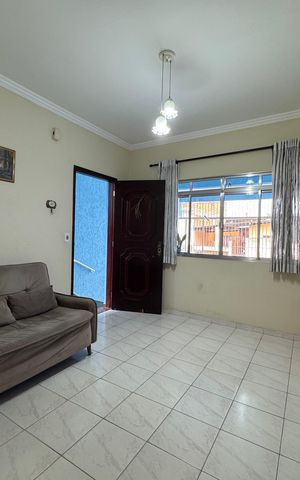 Casa à venda com 218m², 3 quartos e 2 vagas Casa à venda com 218m², 3 quartos e 2 vagasSala