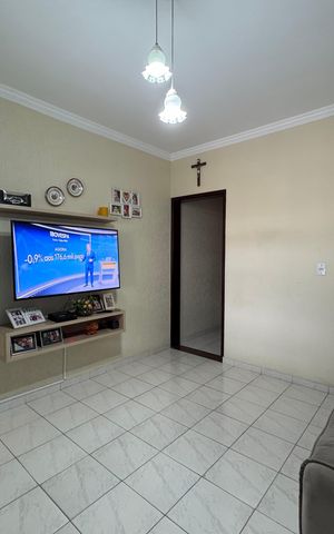 Casa à venda com 218m², 3 quartos e 2 vagas Casa à venda com 218m², 3 quartos e 2 vagasSala