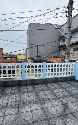 Casa à venda com 218m², 3 quartos e 2 vagas Casa à venda com 218m², 3 quartos e 2 vagasVaranda