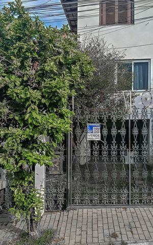 Casa à venda com 132m², 3 quartos e 4 vagas