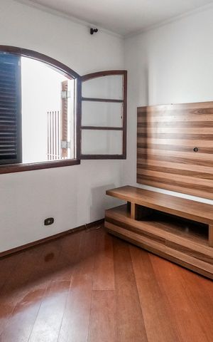 Casa à venda com 132m², 3 quartos e 4 vagas