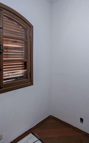 Casa à venda com 132m², 3 quartos e 4 vagas