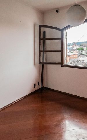 Casa à venda com 132m², 3 quartos e 4 vagas