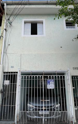 Casa para alugar com 250m², 5 quartos e 1 vaga Casa para alugar com 250m², 5 quartos e 1 vagaFachada