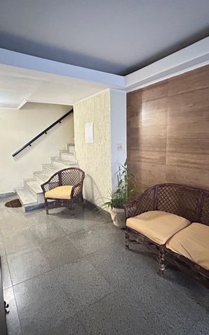 Apartamento à venda com 93m², 2 quartos e 1 vagaHall de entrada