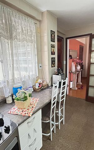 Apartamento à venda com 93m², 2 quartos e 1 vagaCozinha