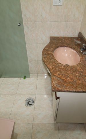 Casa à venda com 112m², 4 quartos e 3 vagasQuarto 1 - Banheiro