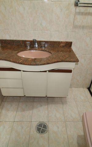 Casa à venda com 112m², 4 quartos e 3 vagasQuarto 1 - Banheiro