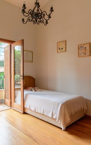 Casa de condomínio à venda com 416m², 4 quartos e 4 vagas Casa de condomínio à venda com 416m², 4 quartos e 4 vagasQuarto 4