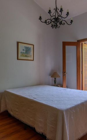 Casa de condomínio à venda com 416m², 4 quartos e 4 vagas Casa de condomínio à venda com 416m², 4 quartos e 4 vagasQuarto 2