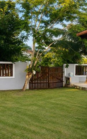 Casa de condomínio para alugar com 220m², 6 quartos e 3 vagas