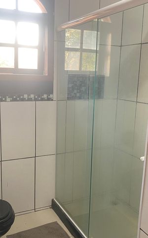 Casa de condomínio para alugar com 220m², 6 quartos e 3 vagas