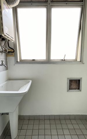 Apartamento à venda com 63m², 3 quartos e 1 vaga Apartamento à venda com 63m², 3 quartos e 1 vagaCozinha e Área de Serviço