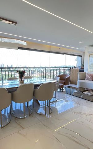 Apartamento à venda com 120m², 3 quartos e 2 vagas Apartamento à venda com 120m², 3 quartos e 2 vagasVaranda