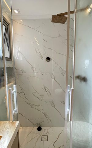 Apartamento à venda com 120m², 3 quartos e 2 vagas Apartamento à venda com 120m², 3 quartos e 2 vagasBanheiro da Suíte 1