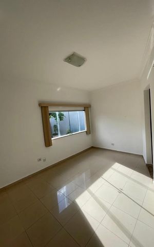 Casa para alugar com 260m², 3 quartos e 3 vagas