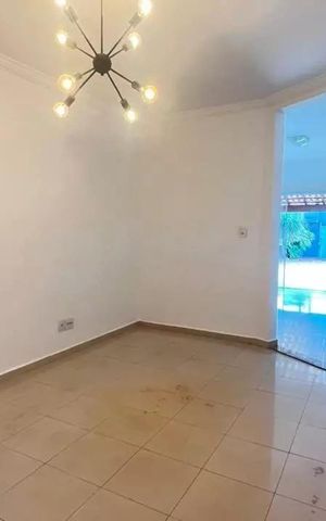 Casa para alugar com 260m², 3 quartos e 3 vagas