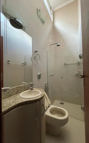 Casa para alugar com 260m², 3 quartos e 3 vagas