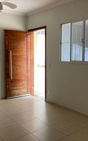 Casa de condomínio à venda com 59m², 2 quartos e 2 vagas Casa de condomínio à venda com 59m², 2 quartos e 2 vagasSala