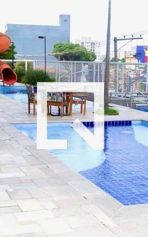 Apartamento à venda com 76m², 3 quartos e 2 vagas Apartamento à venda com 76m², 3 quartos e 2 vagasÁrea comum - Piscina