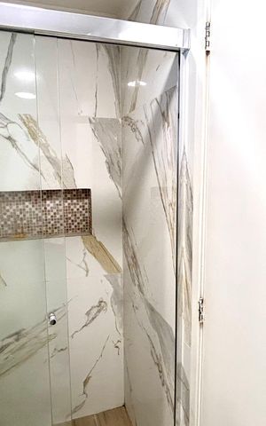 Apartamento à venda com 76m², 3 quartos e 2 vagas Apartamento à venda com 76m², 3 quartos e 2 vagasBanheiro 2